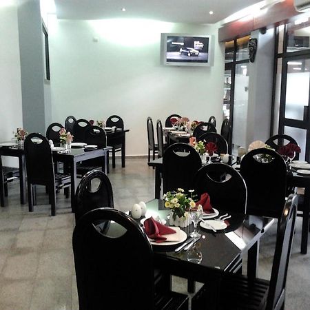 Planet Hotel Douala Eksteriør bilde