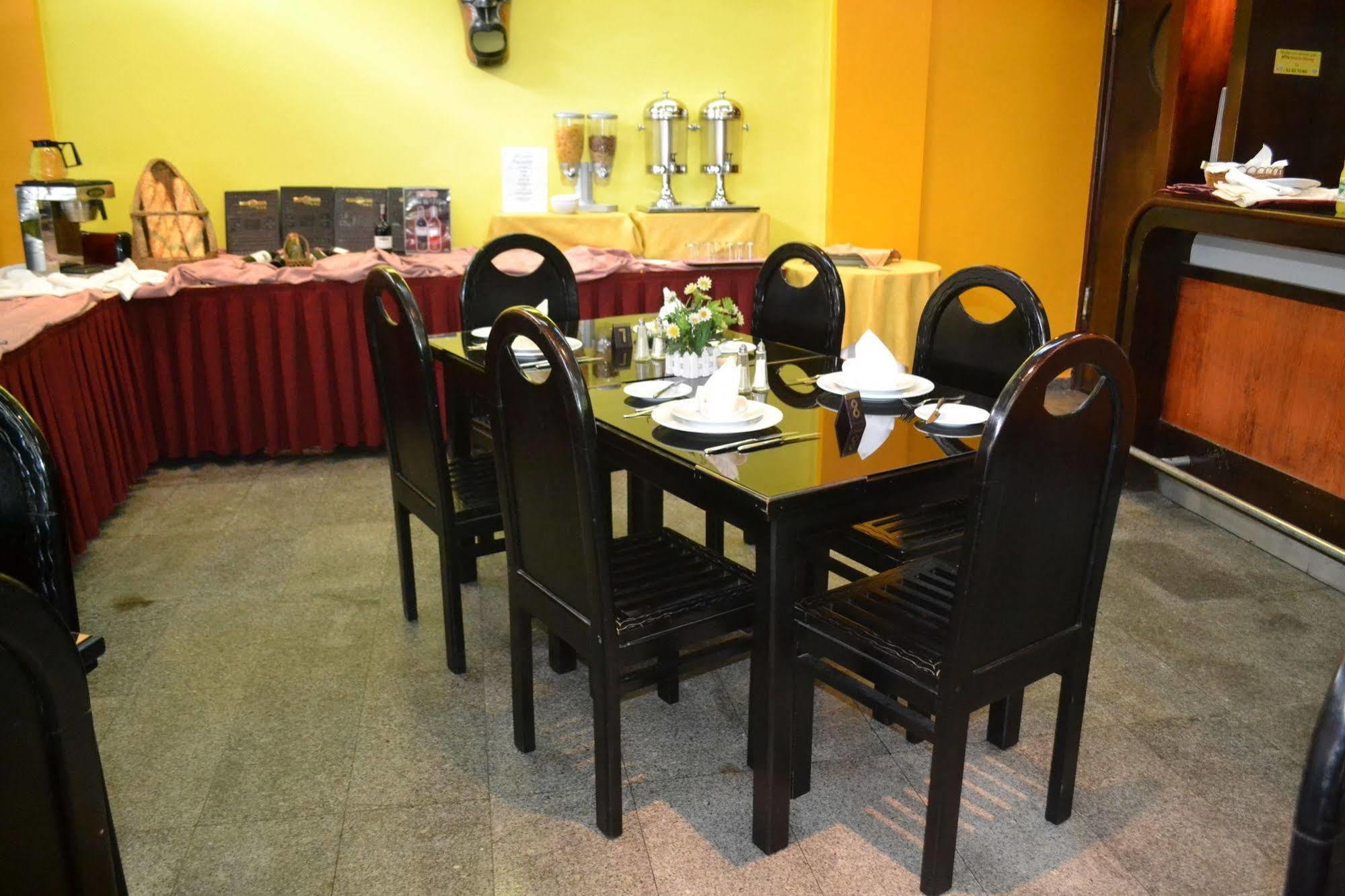 Planet Hotel Douala Eksteriør bilde